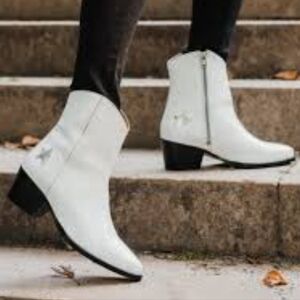 NEW Thursday Boot Co.Everyday Country Star white western Leather boots shoes